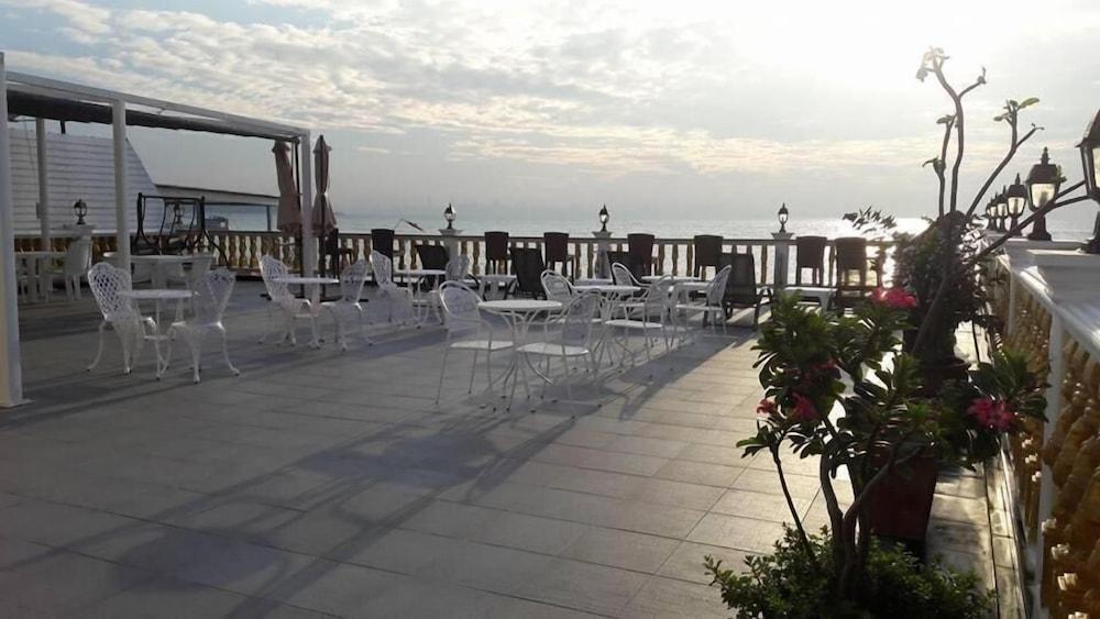 Suntosa Resort Ko Lan Bagian luar foto