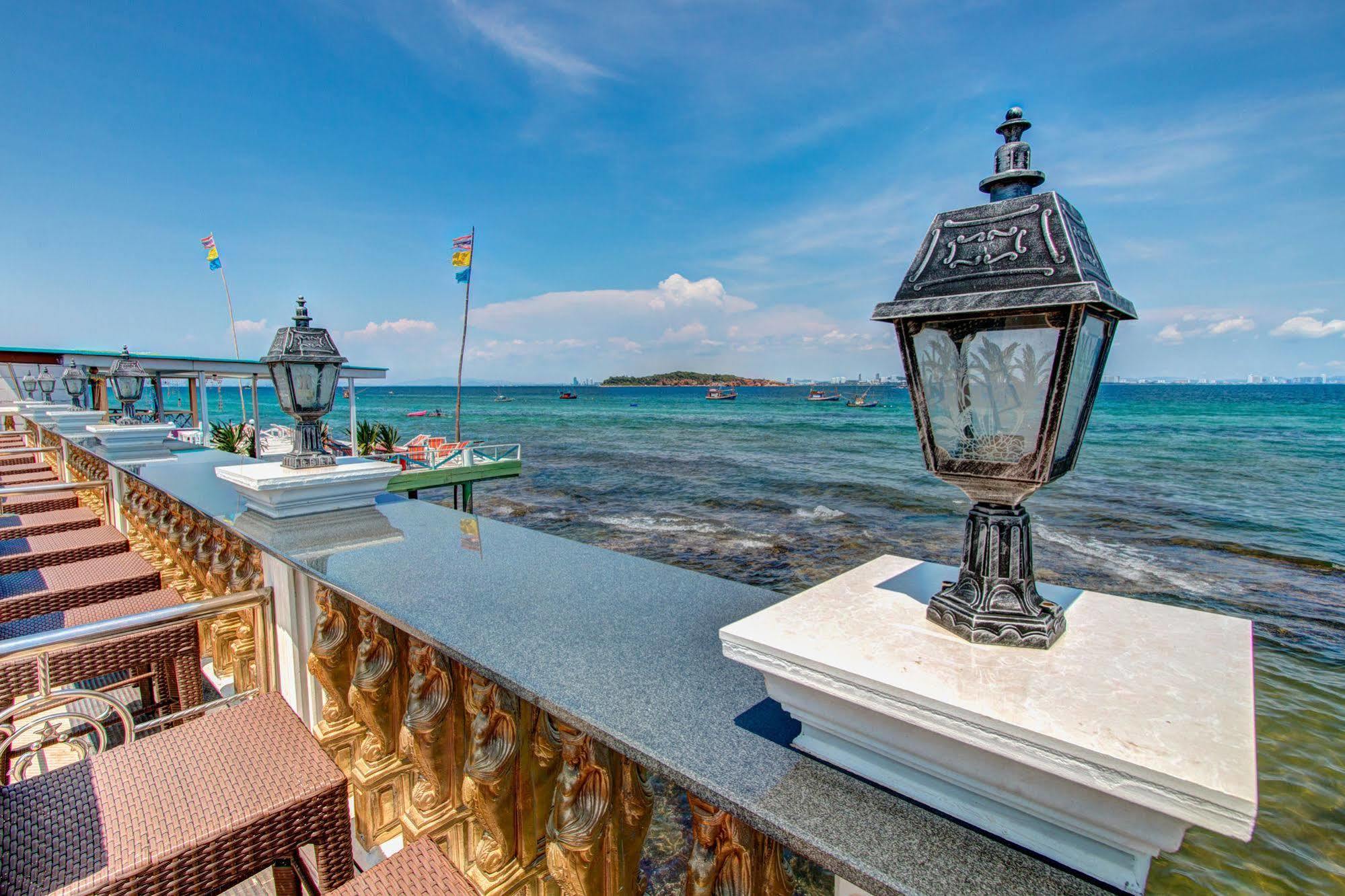 Suntosa Resort Ko Lan Bagian luar foto