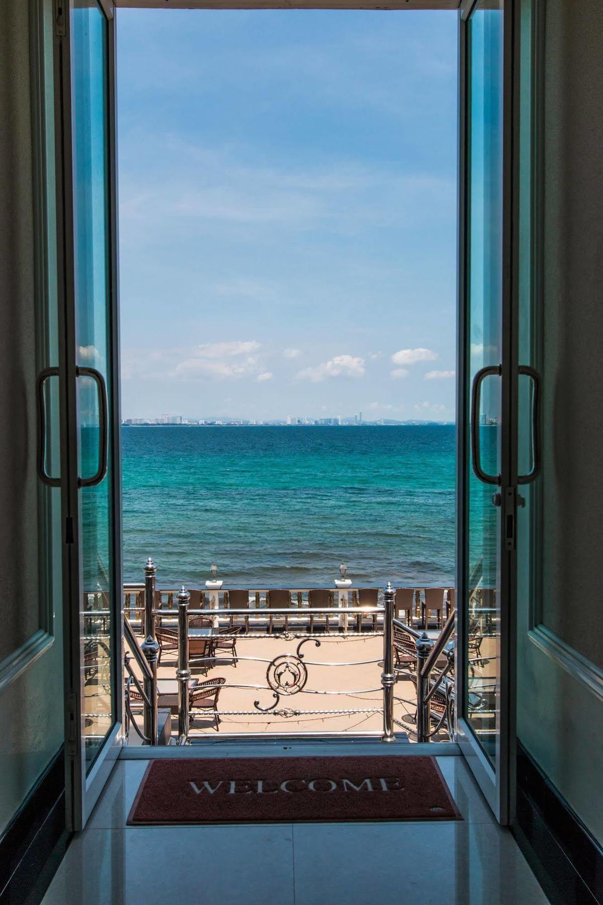 Suntosa Resort Ko Lan Bagian luar foto